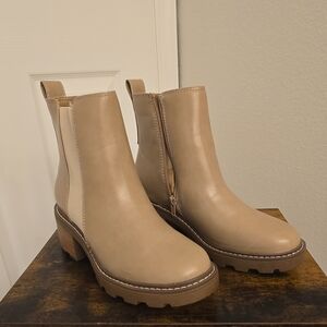Kohl's Beige Ankle Booties